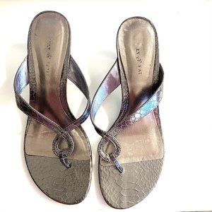 Kelly & Katie Metallic Snake Skin or Alligator Print Kitten heel Sandal Sz 7 1/2
